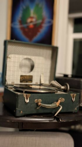 1920's Phonograph; Olympian – Cole And Dunas Music Company,
